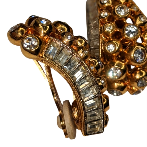 Vintage Designer Clip On Earrings Golden Tone Diomand Accent Beautiful ❤️ - Picture 10 of 12